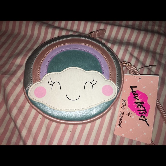 🌈Betsy Johnson Rainbow Wristlet🌈 - Picture 1 of 5